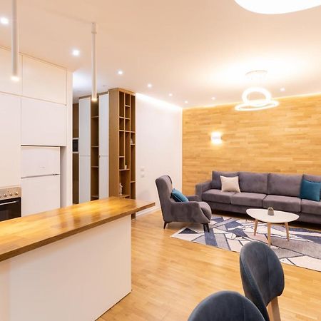 Exclusive 2 Bedrooms Apartment Тирана Экстерьер фото