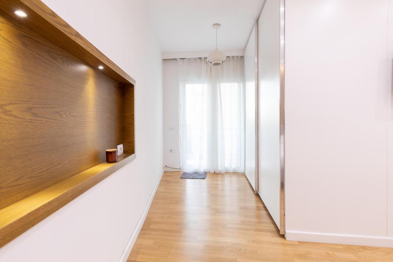 Exclusive 2 Bedrooms Apartment Тирана Экстерьер фото