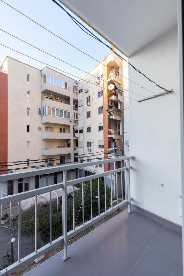 Exclusive 2 Bedrooms Apartment Тирана Экстерьер фото